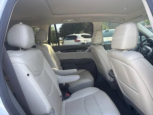Used 2020 Cadillac XT6 Premium Luxury FWD image 14