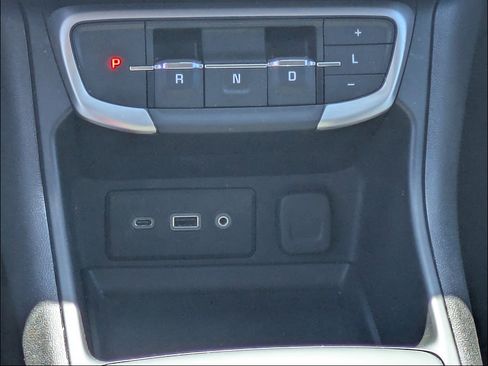 Used 2024 GMC Terrain SLE AWD/4WD image 24