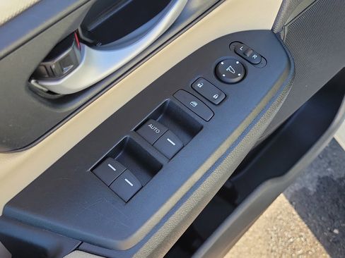 Used 2018 Honda CR-V LX image 14
