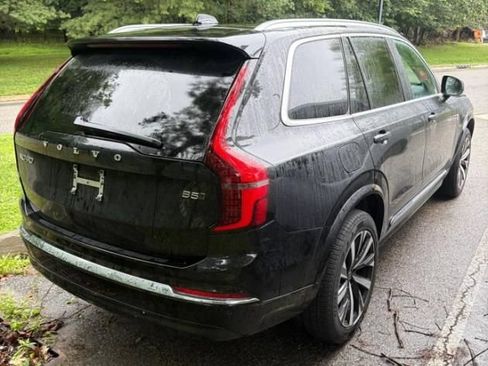 Used 2025 Volvo XC90 B5 Core AWD/4WD image 3