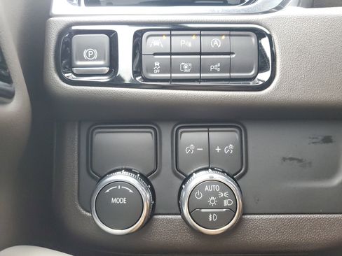 New 2026 GMC Yukon Elevation image 29