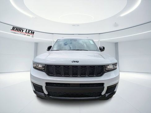 New 2025 Jeep Grand Cherokee L Altitude image 7