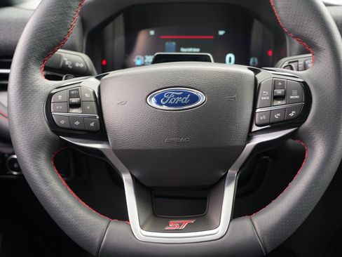 Used 2025 Ford Explorer ST AWD/4WD image 26