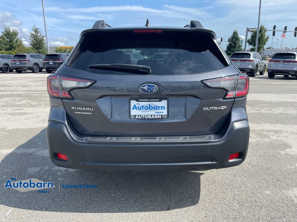 Used 2025 Subaru Outback Premium AWD/4WD image 4