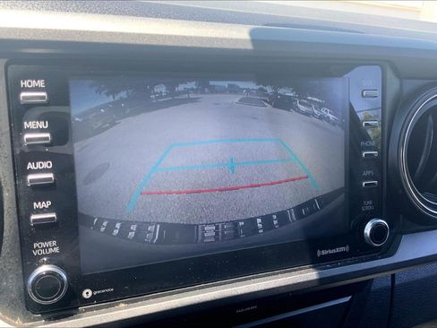 Used 2020 Toyota Tacoma TRD Sport AWD/4WD image 26