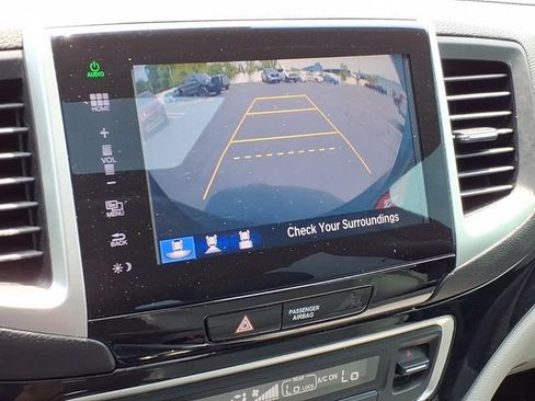 Used 2016 Honda Pilot Touring image 27