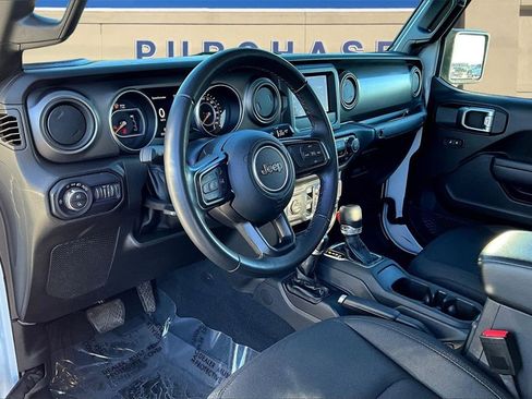 Used 2022 Jeep Gladiator Sport image 18