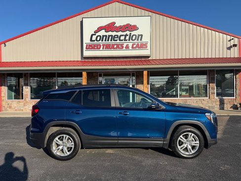 Used 2022 GMC Terrain SLE w/ Driver Convenience Package AWD/4WD image 3