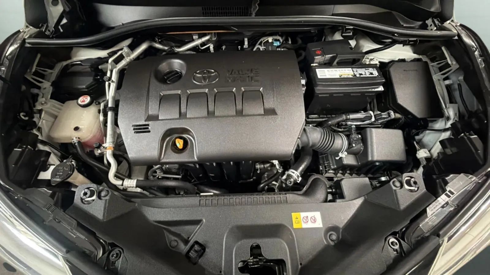 Used 2020 Toyota C-HR LE FWD image 22