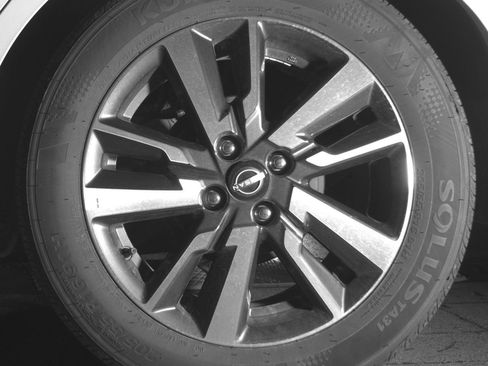 Used 2025 Nissan Versa SV FWD image 16