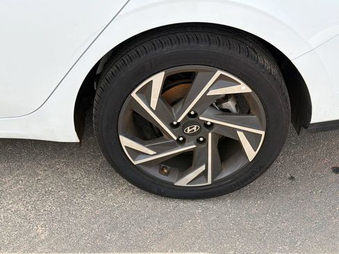 Certified 2025 Hyundai Elantra Sport FWD image 19