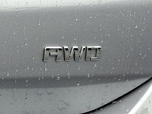 Used 2023 Chevrolet Equinox LS AWD/4WD image 29