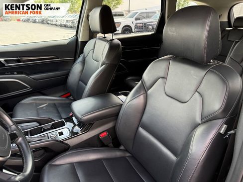 Used 2025 Kia Telluride S AWD/4WD image 29