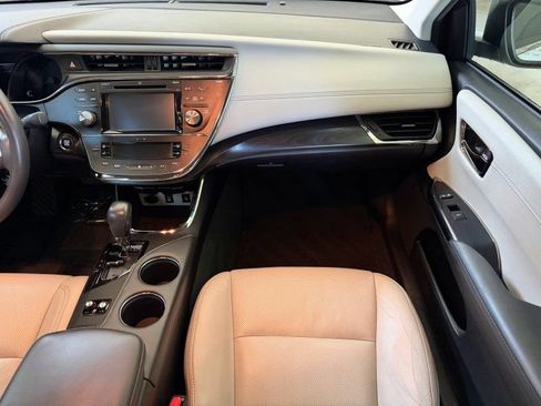 Used 2016 Toyota Avalon Limited image 19