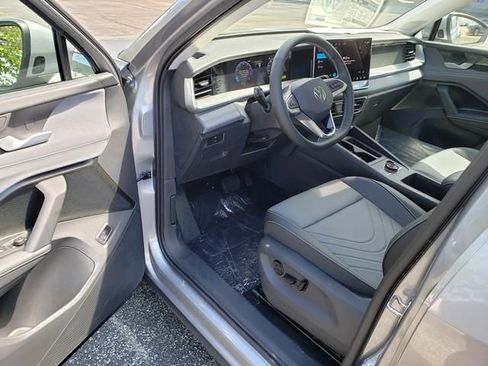 New 2025 Volkswagen Tiguan SE AWD/4WD image 6