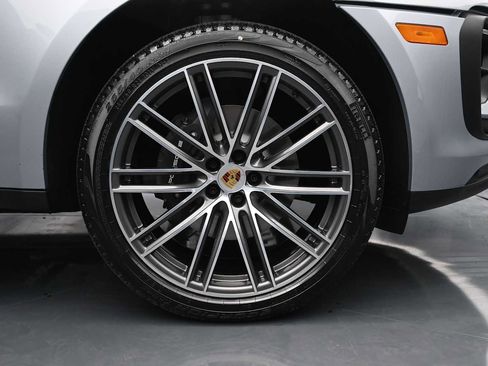 New 2026 Porsche Macan AWD/4WD image 23