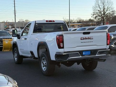 Used 2025 GMC Sierra 2500 Pro AWD/4WD image 3