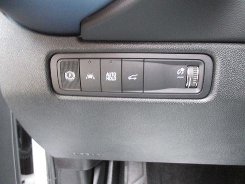 Used 2025 Chevrolet Equinox EV LT w/ Convenience Package image 15