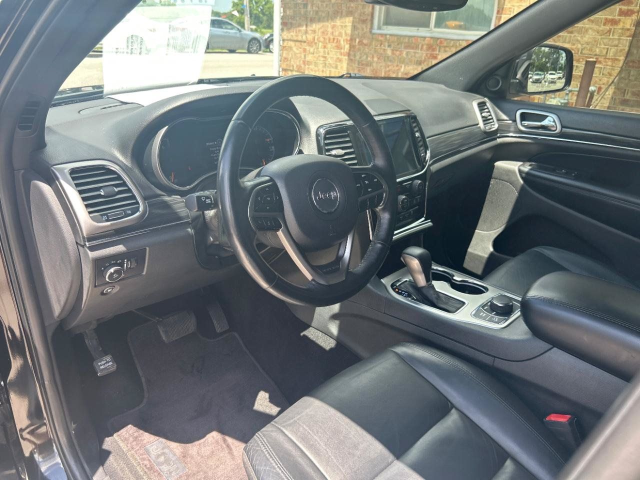 Used 2019 Jeep Grand Cherokee Limited AWD/4WD image 18