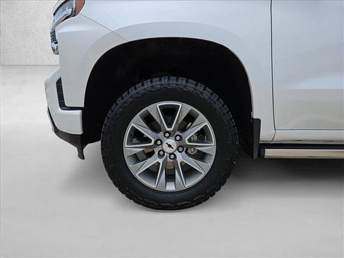 Used 2020 Chevrolet Silverado 1500 High Country w/ Technology Package AWD/4WD image 23