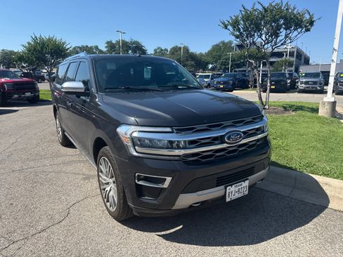 Used 2022 Ford Expedition Max Platinum AWD/4WD image 2