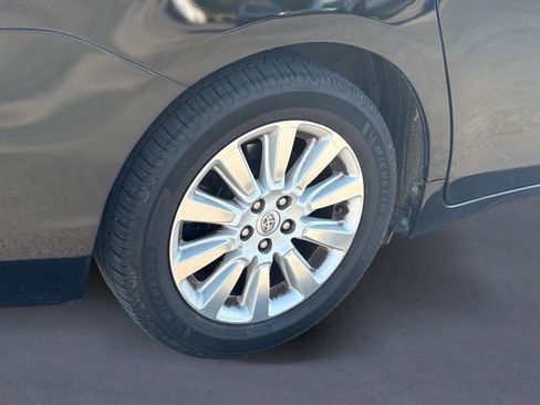 Used 2013 Toyota Sienna Limited w/ Premium Pkg image 3