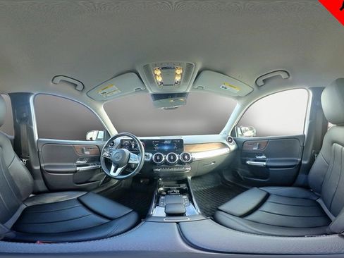 Used 2021 Mercedes-Benz GLB 250 4MATIC image 36