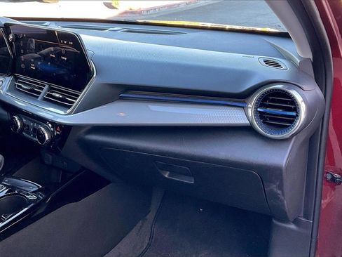 Used 2025 Chevrolet Trax LT image 16