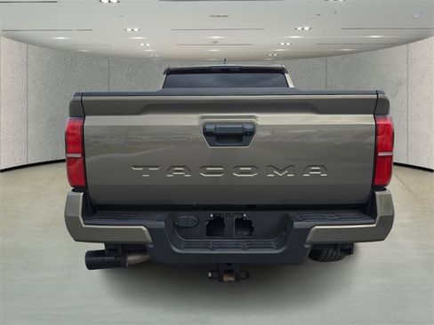 Used 2024 Toyota Tacoma TRD Sport image 4