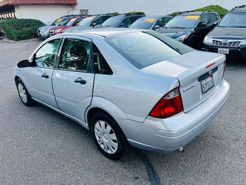 Used 2006 Ford Focus S FWD image 4
