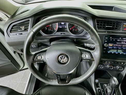 Used 2021 Volkswagen Tiguan SE FWD image 18
