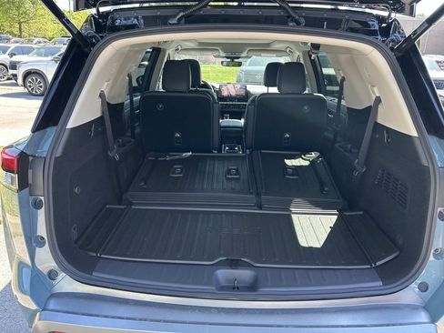 New 2026 Nissan Pathfinder Platinum w/ Lighting Package AWD/4WD image 13
