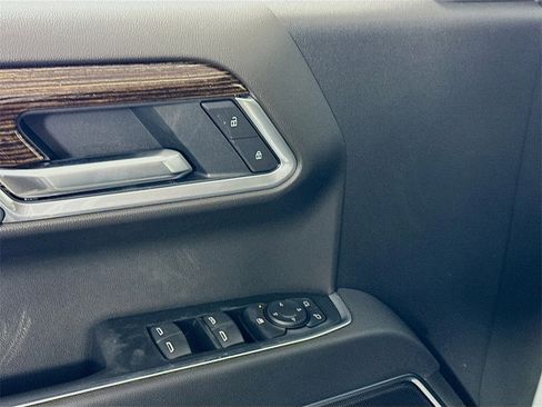 New 2026 GMC Sierra 1500 SLE w/ Preferred Package image 13