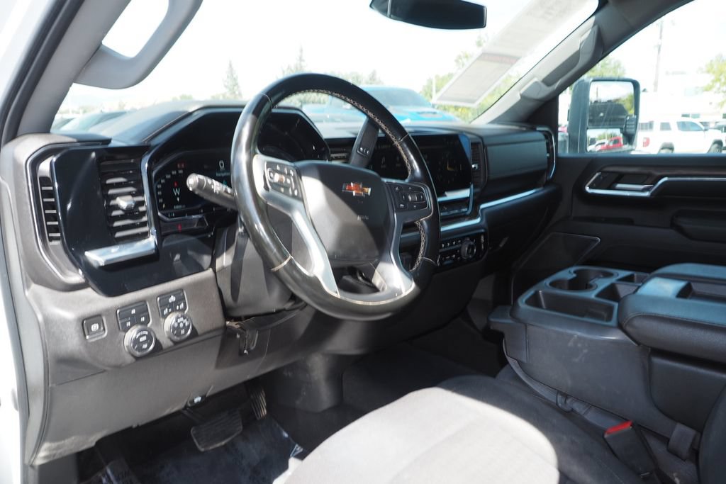 Used 2024 Chevrolet Silverado 2500 LT AWD/4WD image 12