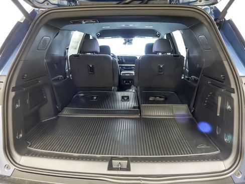 New 2026 Chevrolet Traverse LT w/ LPO, Floor Liner Package FWD image 21