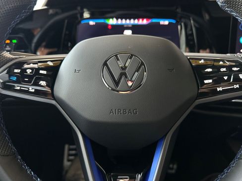 Used 2024 Volkswagen Golf R AWD/4WD image 23