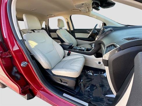 Certified 2024 Ford Edge Titanium image 26