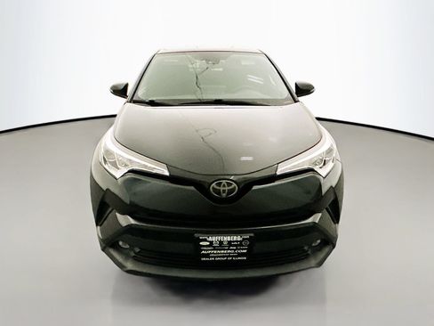 Used 2019 Toyota C-HR Limited FWD image 2