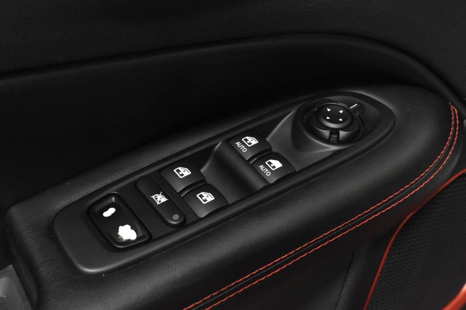 Used 2017 Jeep Compass Trailhawk w/ Leather Interior Group AWD/4WD image 11