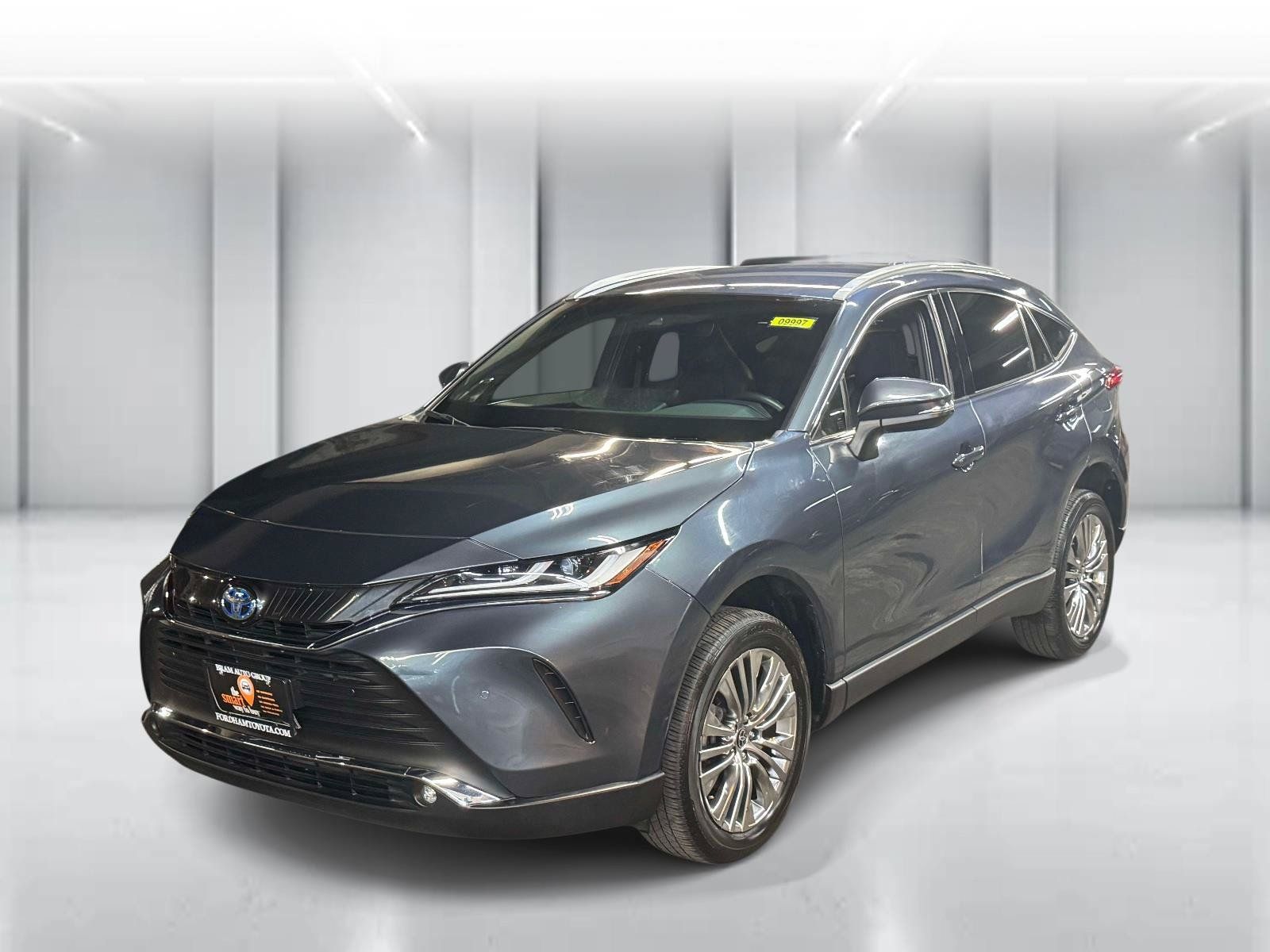 Used 2023 Toyota Venza XLE AWD/4WD image 4
