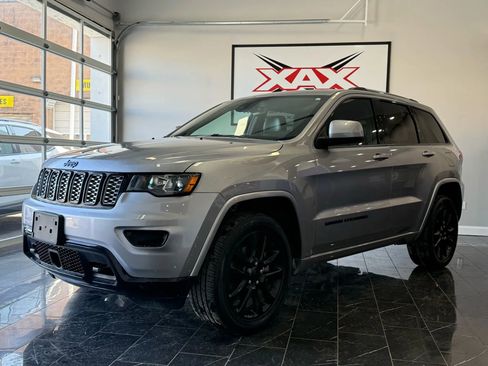 Used 2021 Jeep Grand Cherokee Altitude image 3