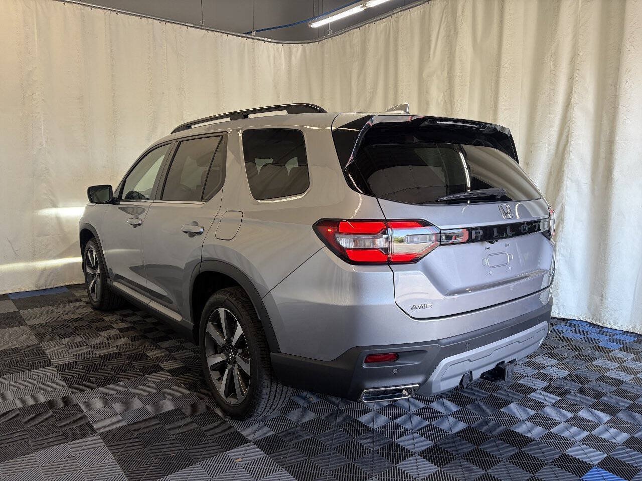 Used 2025 Honda Pilot Elite image 5