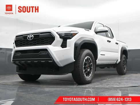 Used 2024 Toyota Tacoma TRD Off-Road w/ TRD Off Road Upgrade Package AWD/4WD image 45