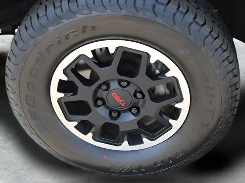 Used 2024 Toyota Tacoma TRD Off-Road AWD/4WD image 3