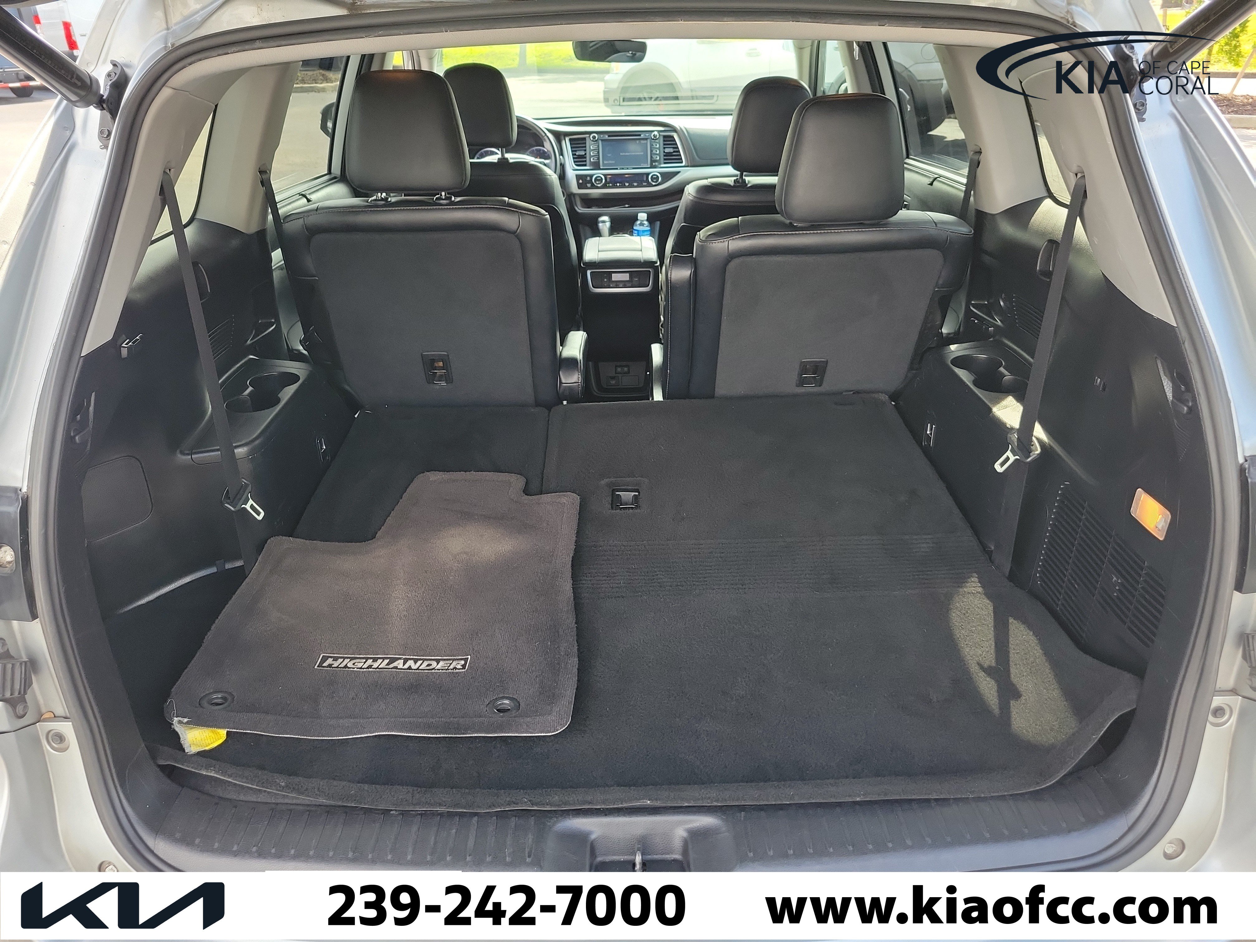 Used 2019 Toyota Highlander XLE FWD image 11