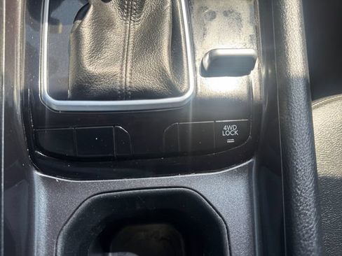 Used 2025 Jeep Compass Latitude AWD/4WD image 20
