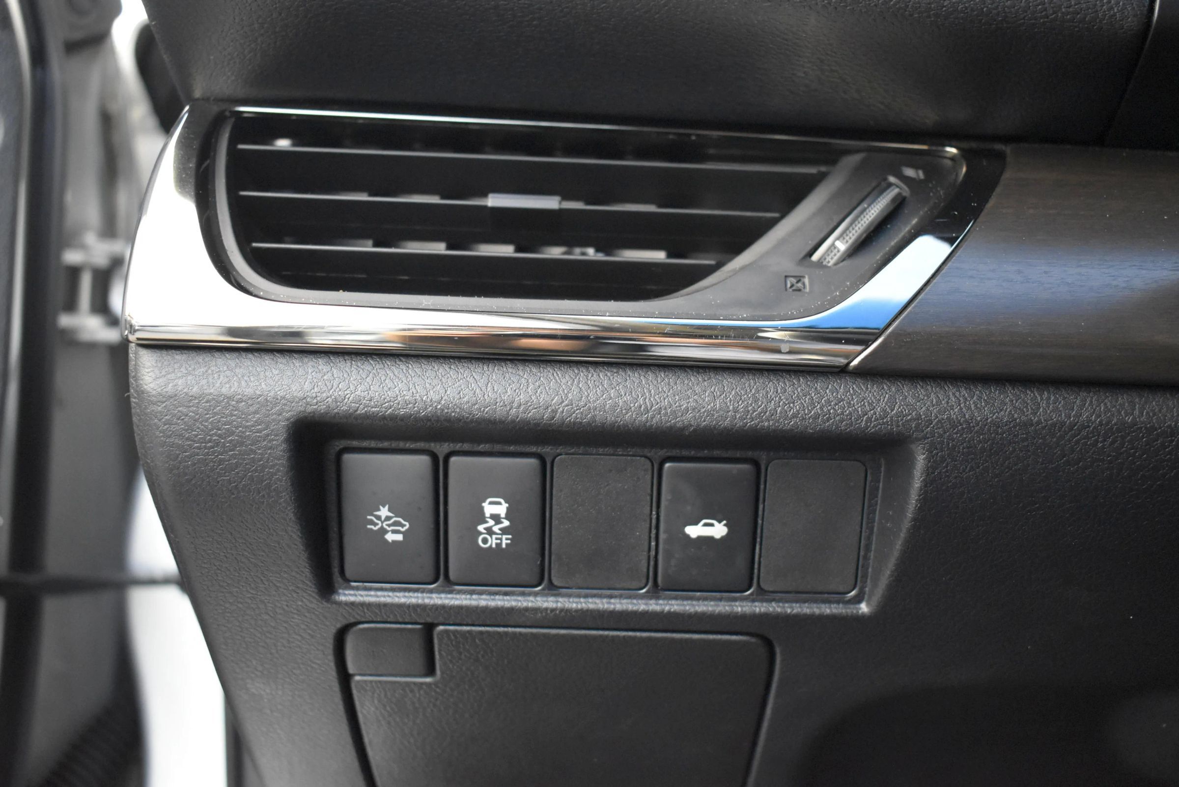 Used 2018 Toyota Avalon XLE FWD image 19