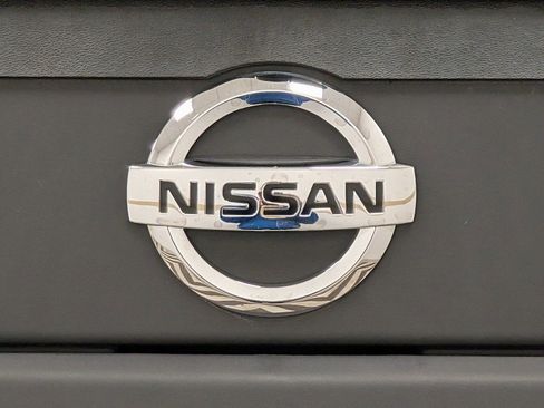 Used 2017 Nissan Frontier SV image 5