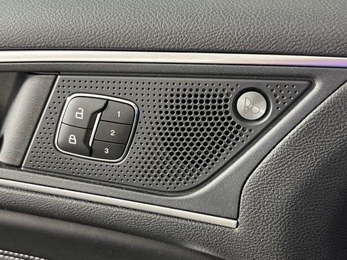 Used 2019 Ford Edge Titanium w/ Equipment Group 301A image 18