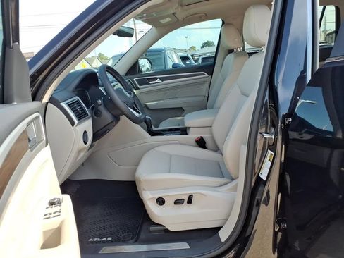 Used 2023 Volkswagen Atlas SE w/ Panoramic Sunroof Package FWD image 18